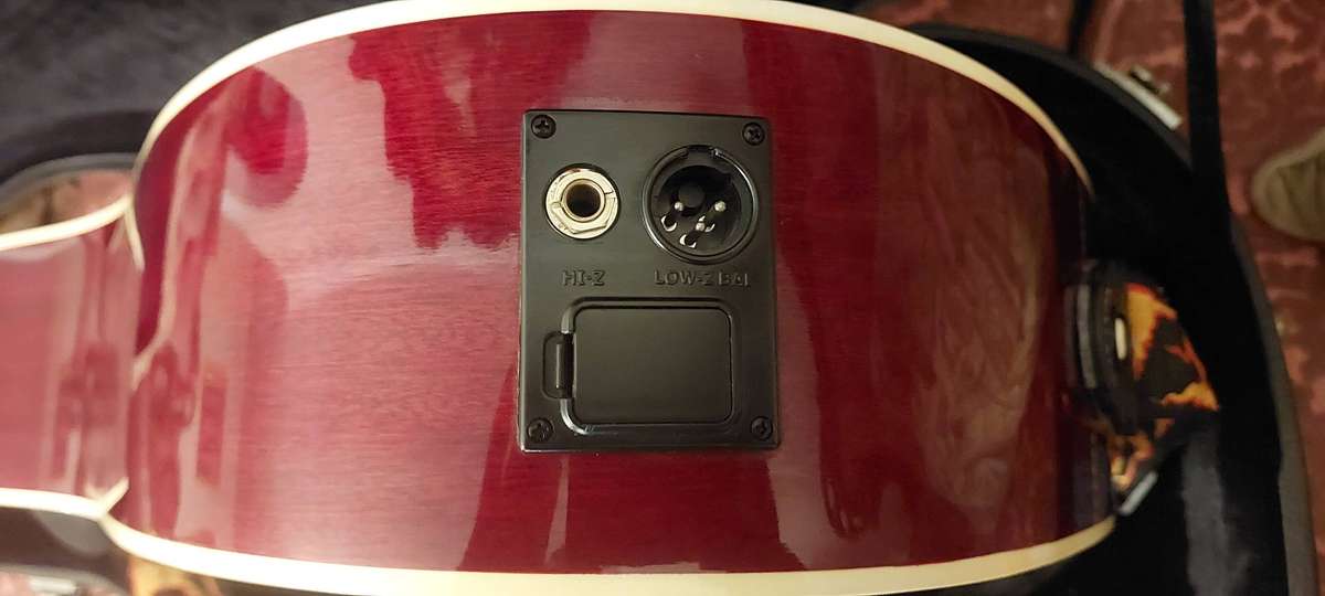 Washburn D10sce Heritage 10 Series Dreadnought Cutaway Acoustic/Electric Guitar