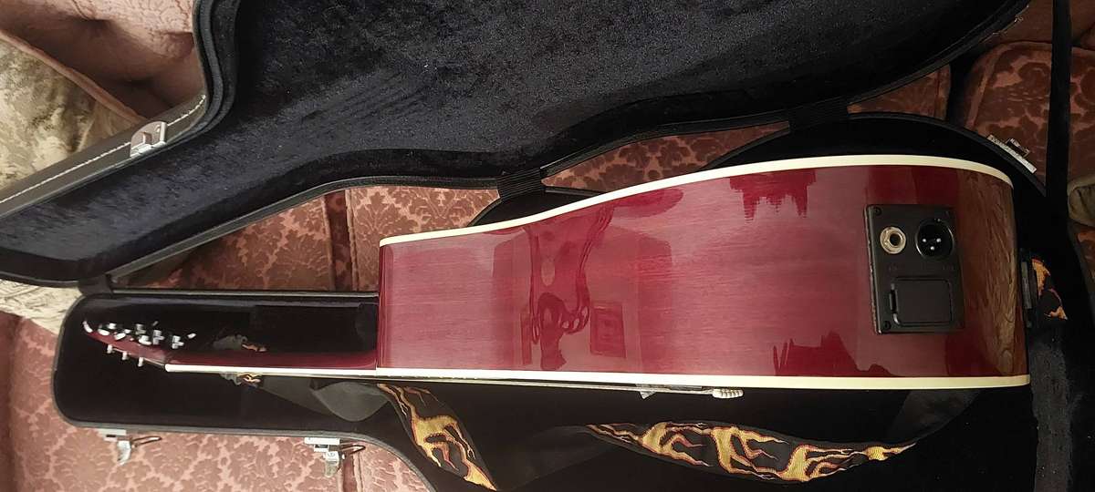 Washburn D10sce Heritage 10 Series Dreadnought Cutaway Acoustic/Electric Guitar