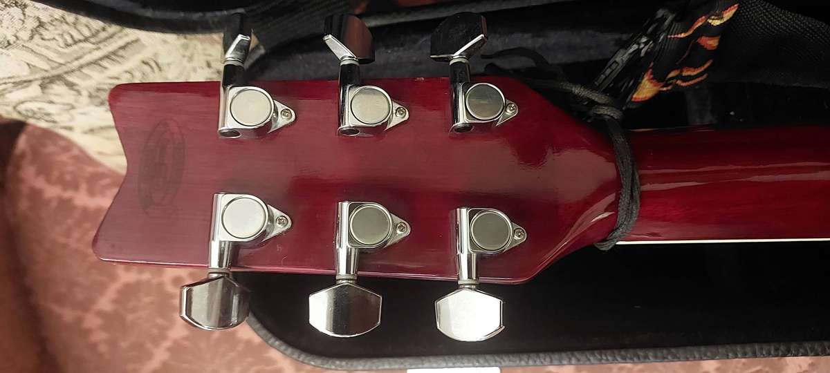 Washburn D10sce Heritage 10 Series Dreadnought Cutaway Acoustic/Electric Guitar