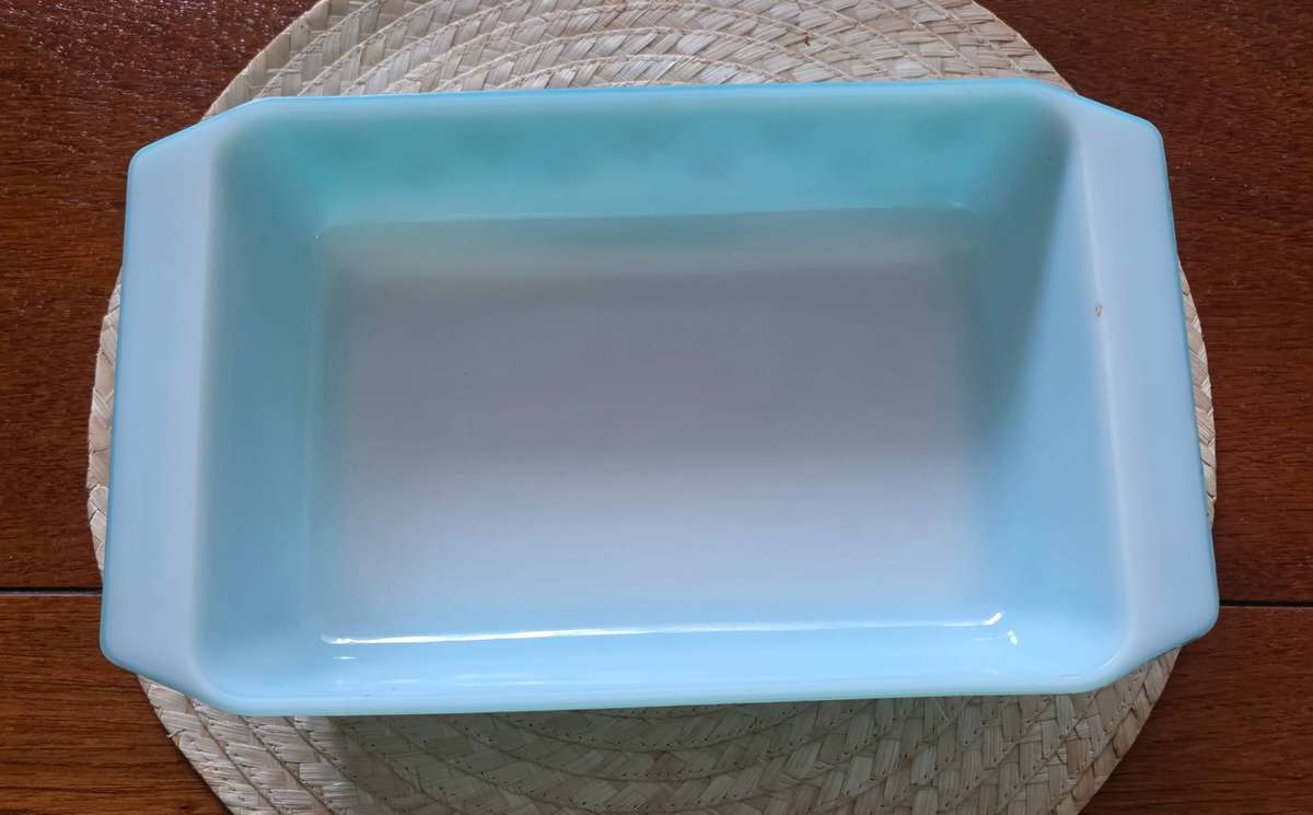 Pyrex Vintage Turquoise Snowflake Casserole Dish