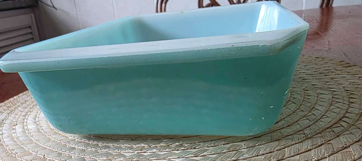 Pyrex Vintage Turquoise Snowflake Casserole Dish