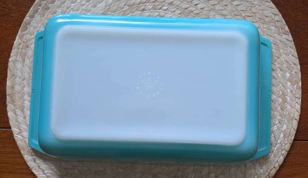 Pyrex Vintage Turquoise Snowflake Casserole Dish