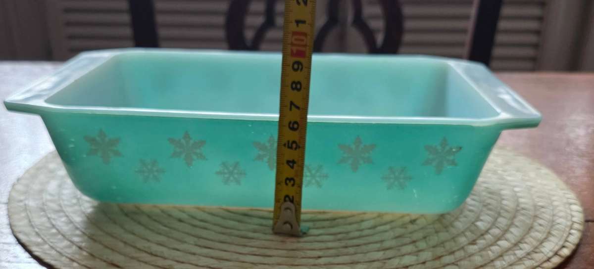 Pyrex Vintage Turquoise Snowflake Casserole Dish