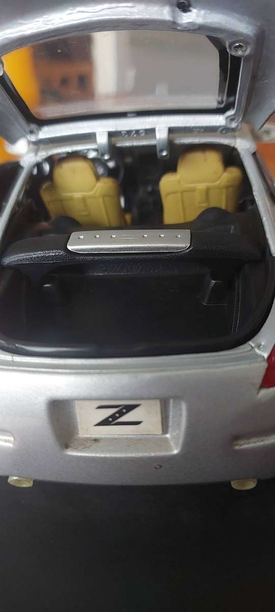 Nissan z350 scale 1:18 model car