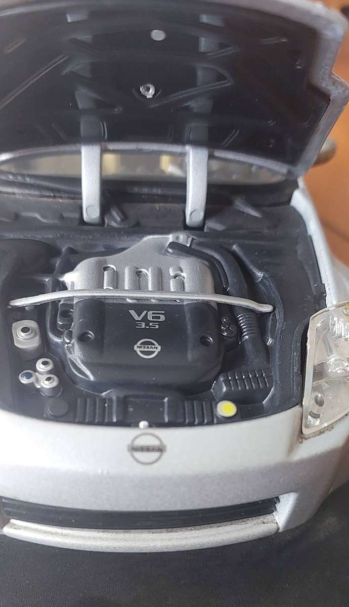 Nissan z350 scale 1:18 model car