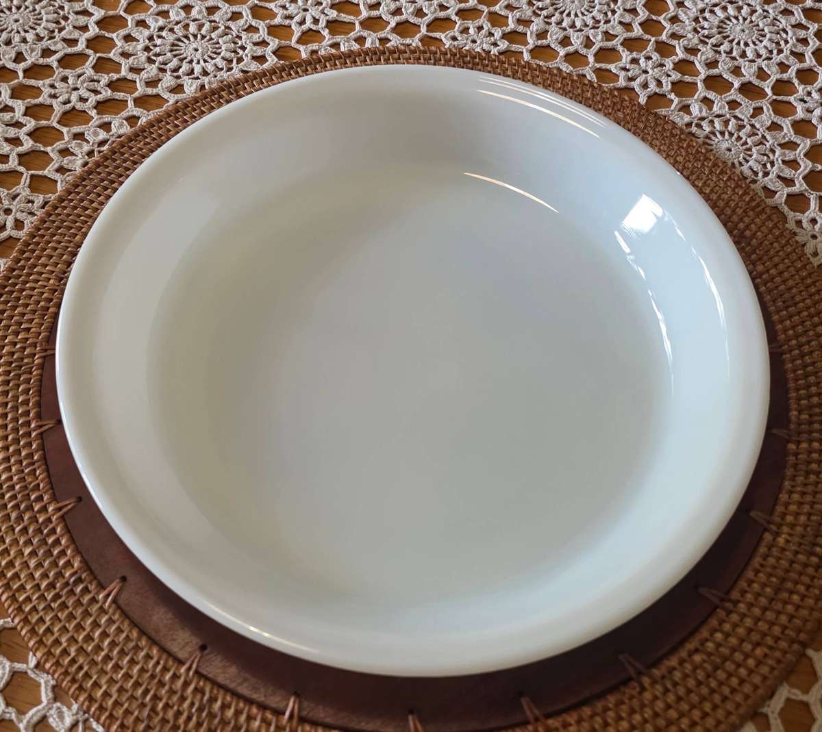 PYRED MILK GLASS PIE BOWL | USA | CORNING |