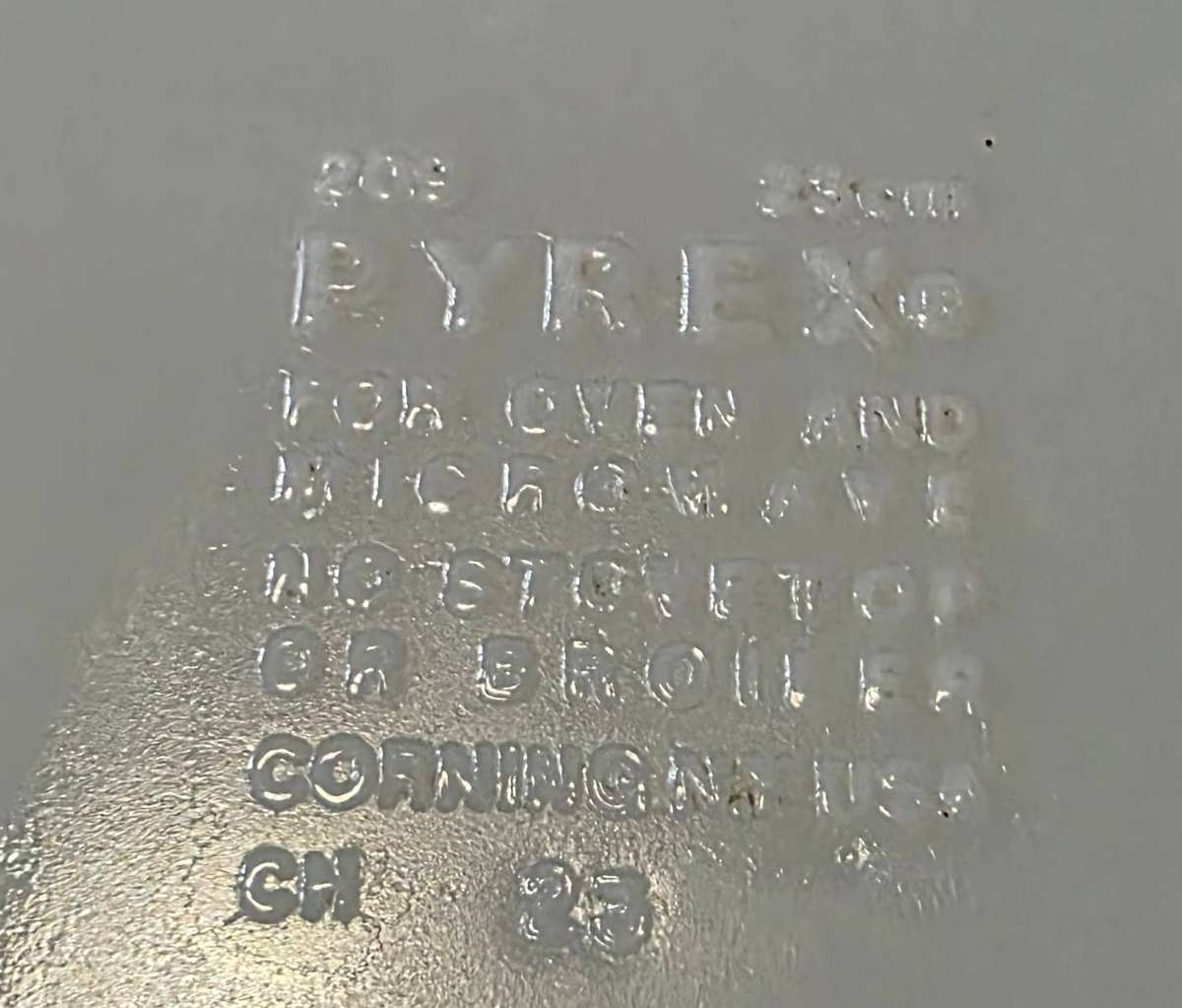 PYRED MILK GLASS PIE BOWL | USA | CORNING |