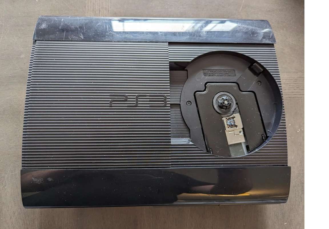 PLAYSTION 3 SUPER SLIM WITH 1 TB HARD DRIVE FOR SPARES.