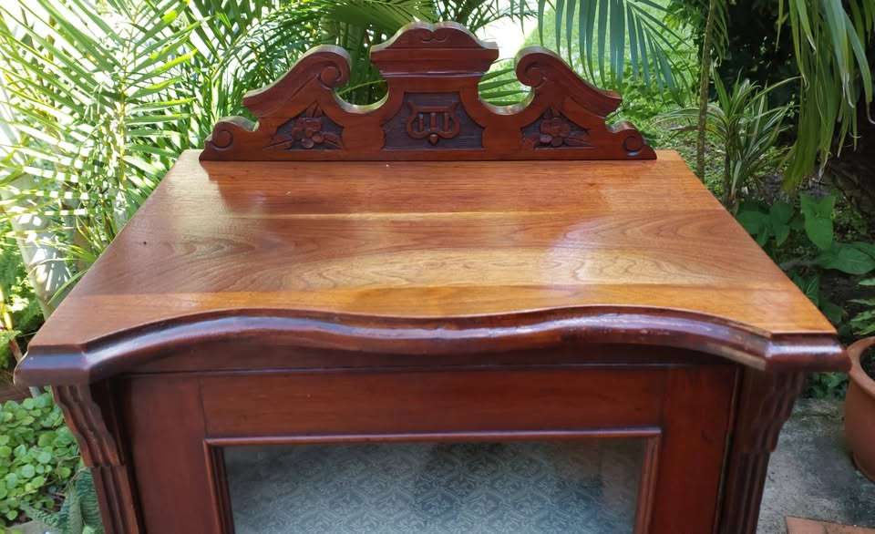 Late 1800s display cabinet