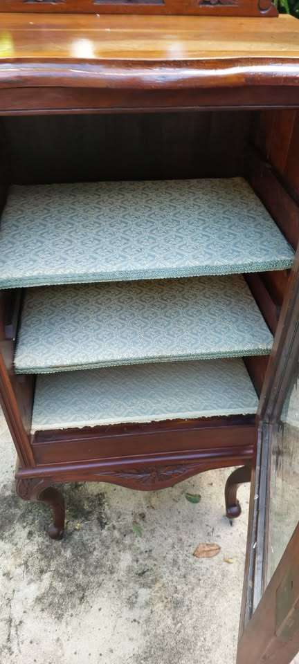 Late 1800s display cabinet