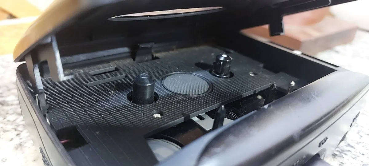 Sanyo VIP-30 Walkman Cassette Player