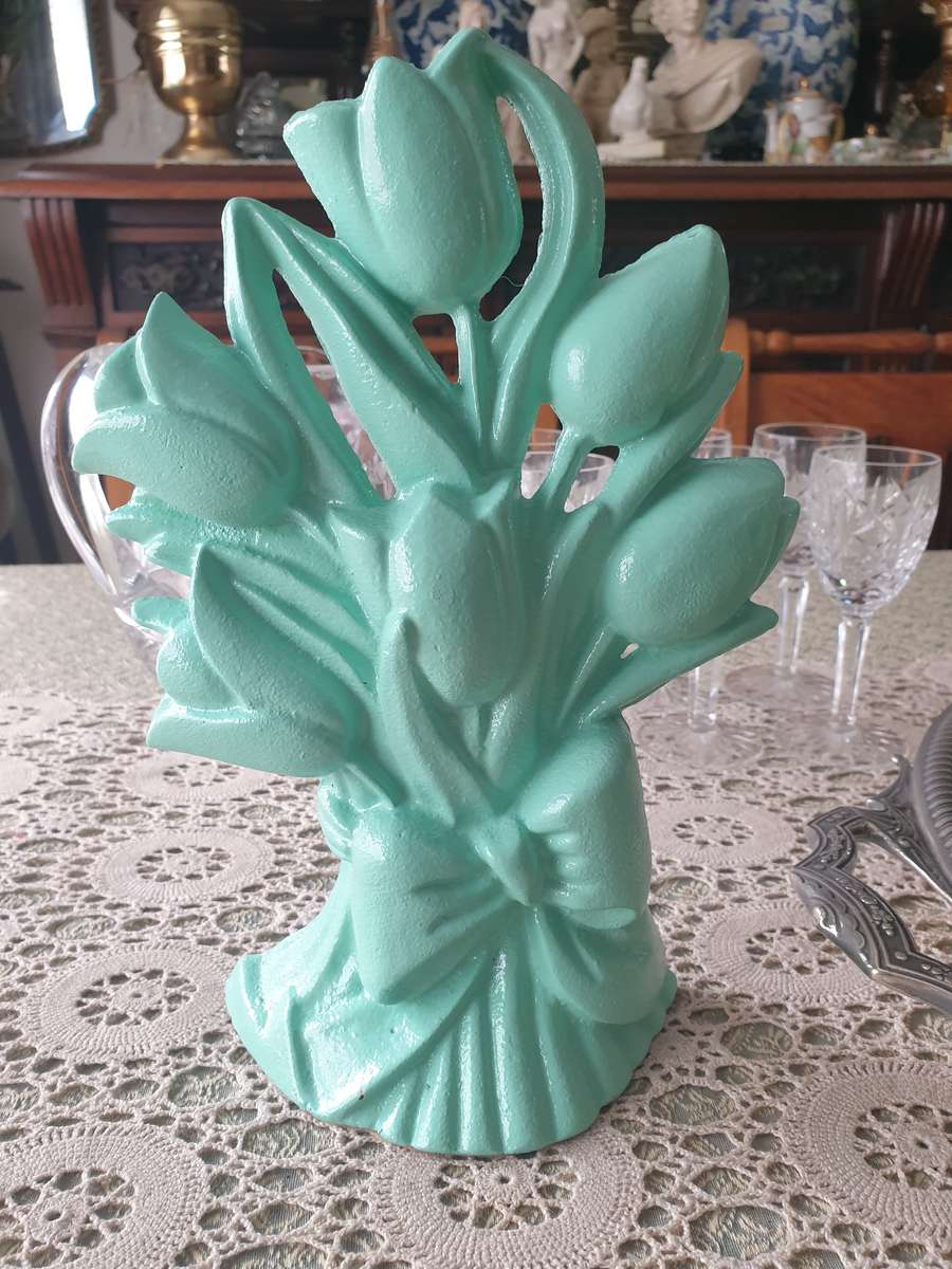 CAST IRON DOORSTOP | PAINTED | VINTAGE |