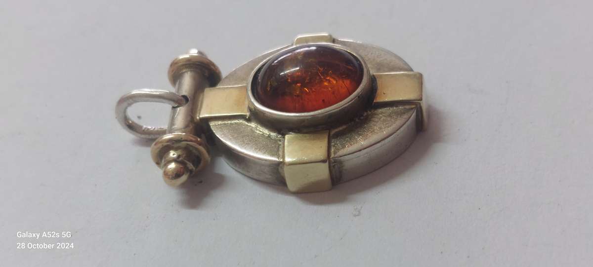 Amazing vintage sterling silver, 9ct gold & amber pendant 8.0g