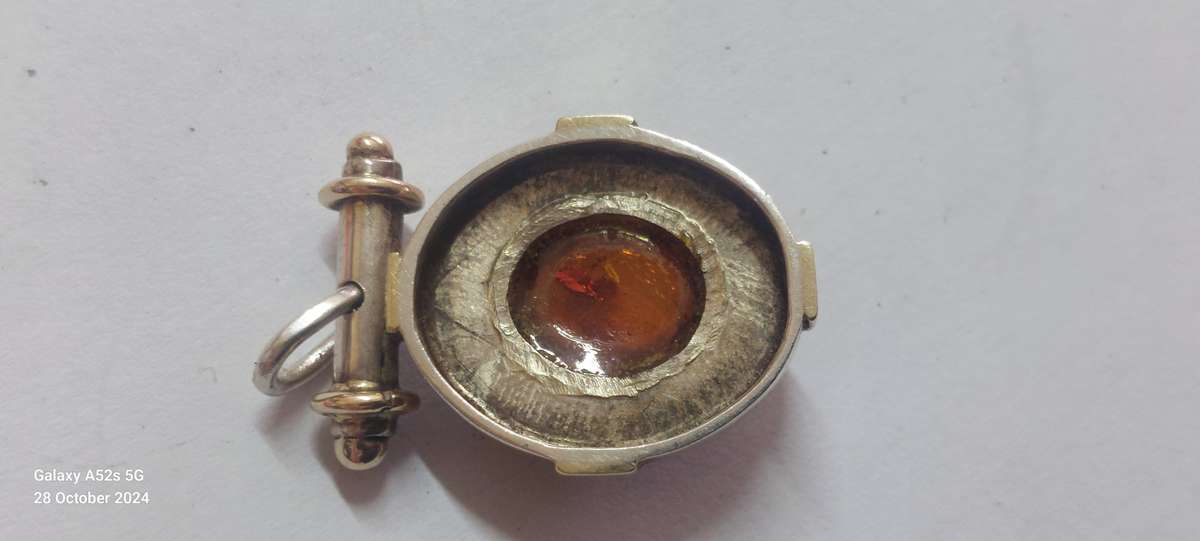 Amazing vintage sterling silver, 9ct gold & amber pendant 8.0g