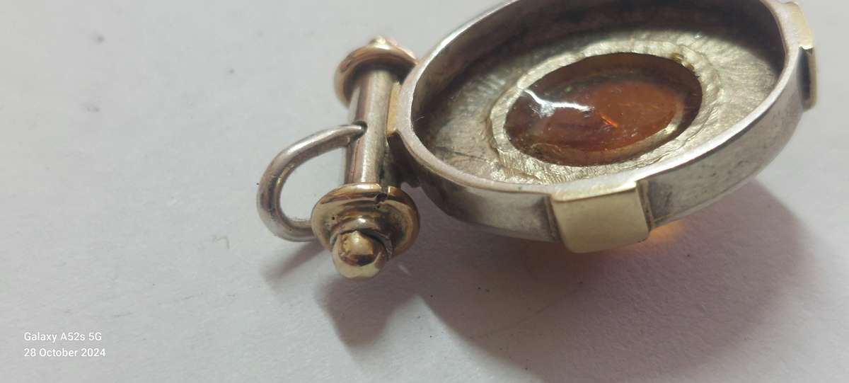 Amazing vintage sterling silver, 9ct gold & amber pendant 8.0g