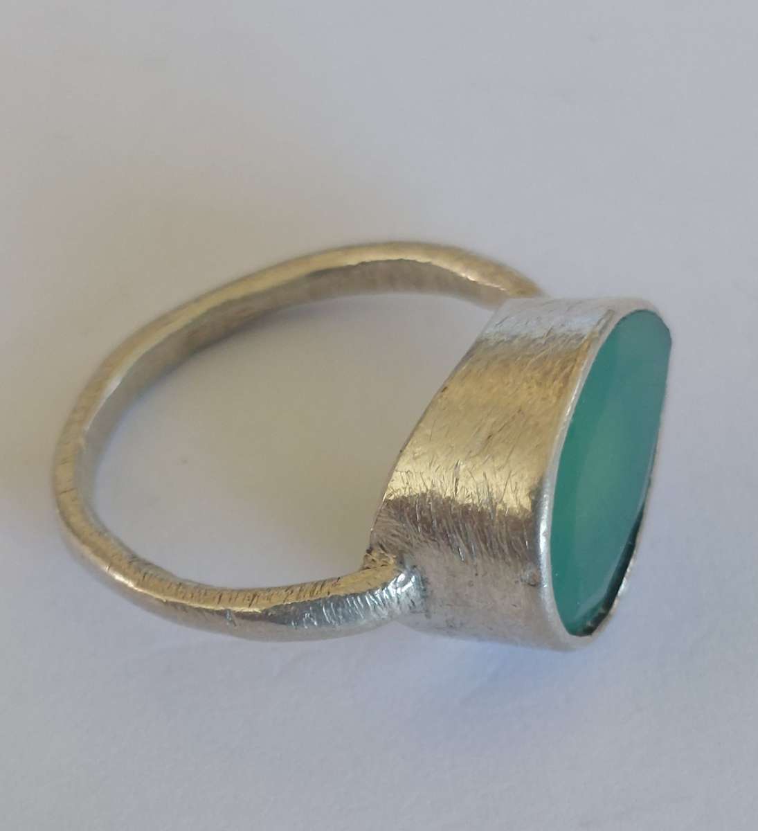 Lovely vintage sterling silver Jade ring 4.6g