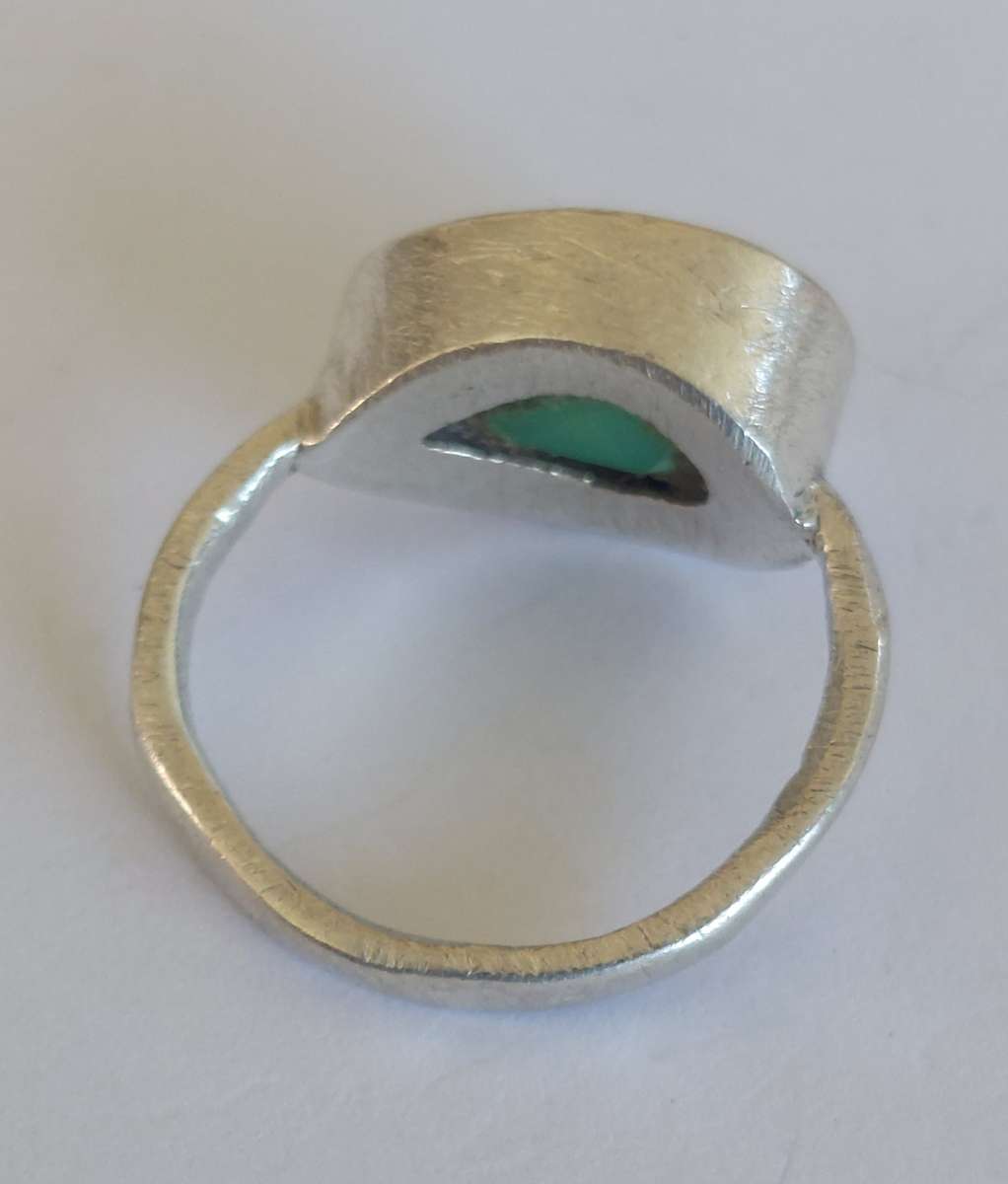Lovely vintage sterling silver Jade ring 4.6g
