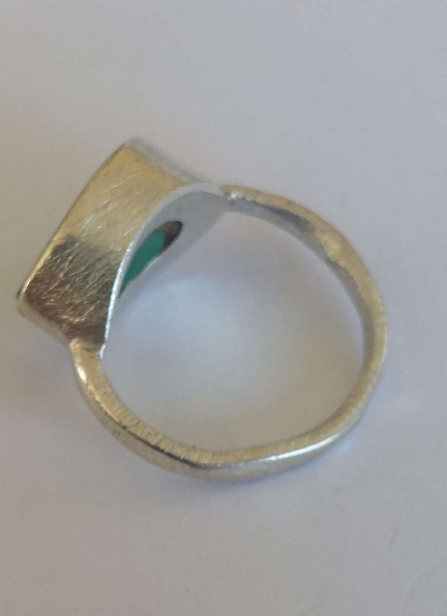 Lovely vintage sterling silver Jade ring 4.6g
