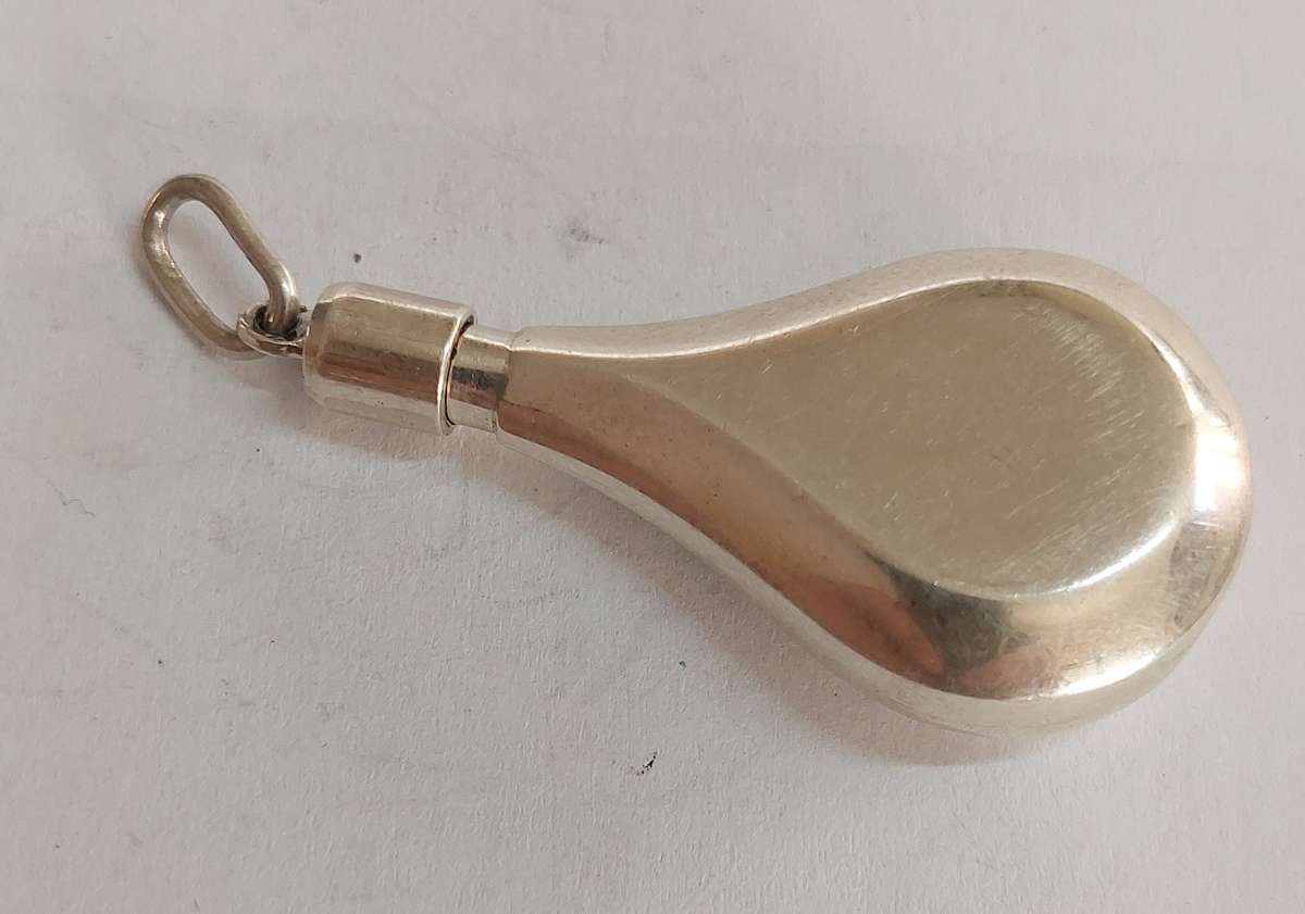 Rare!! Vintage sterling silver perfume/poison bottle pendant 12.1g value R1500