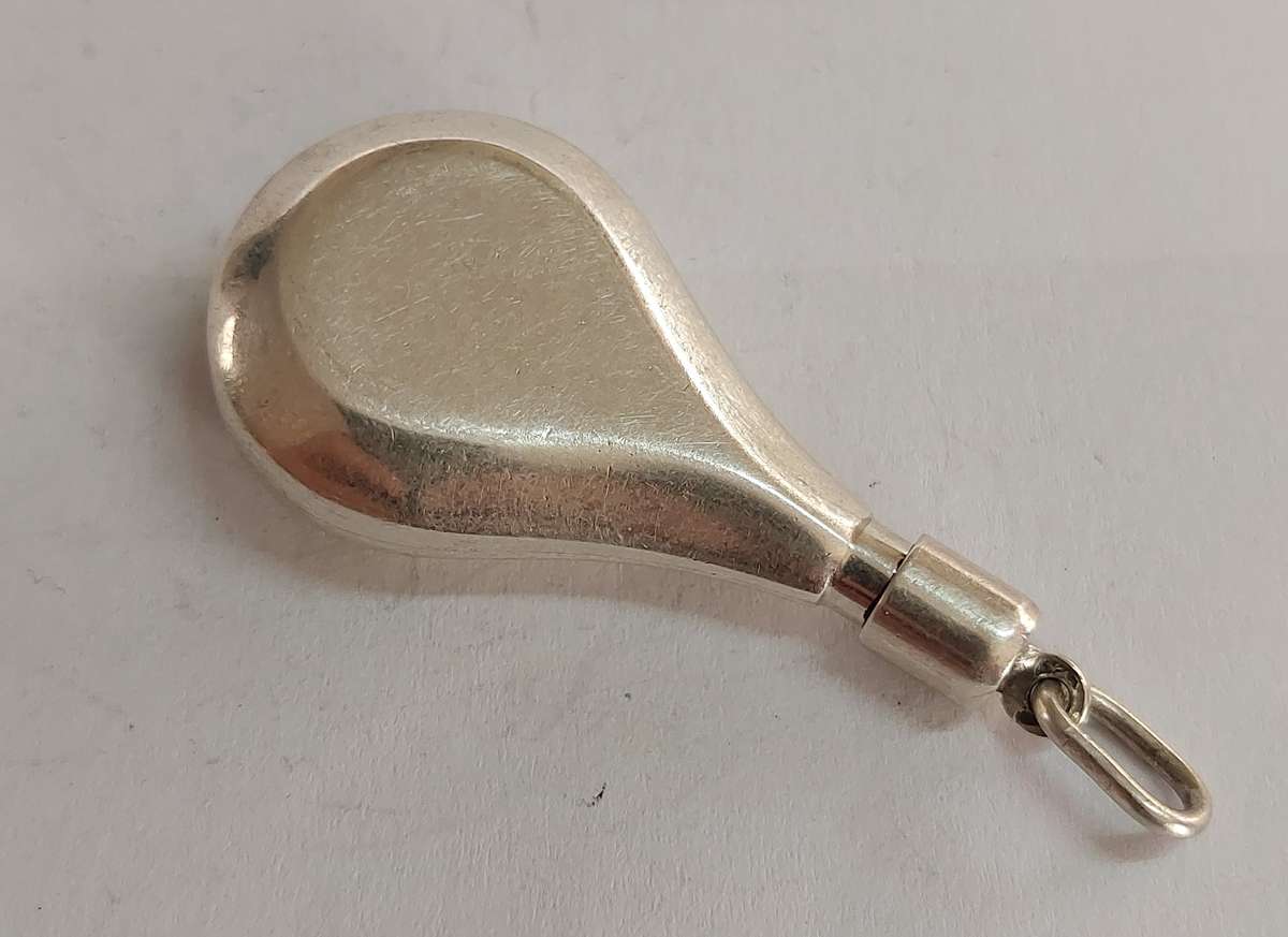 Rare!! Vintage sterling silver perfume/poison bottle pendant 12.1g value R1500