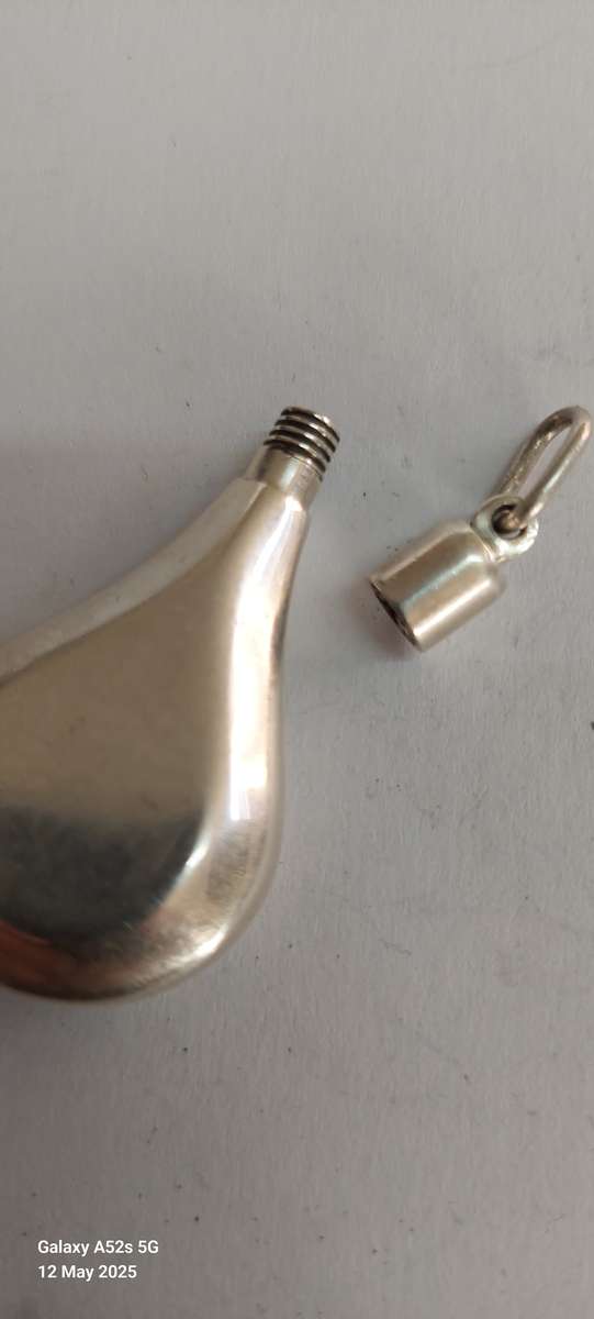 Rare!! Vintage sterling silver perfume/poison bottle pendant 12.1g value R1500