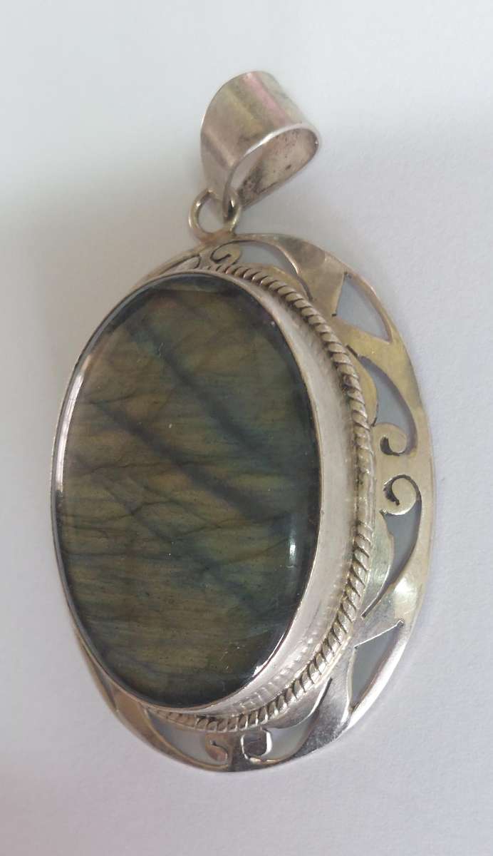 Huge!! Vintage sterling silver Labradorite pendant 25.0g