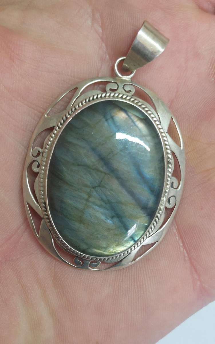 Huge!! Vintage sterling silver Labradorite pendant 25.0g