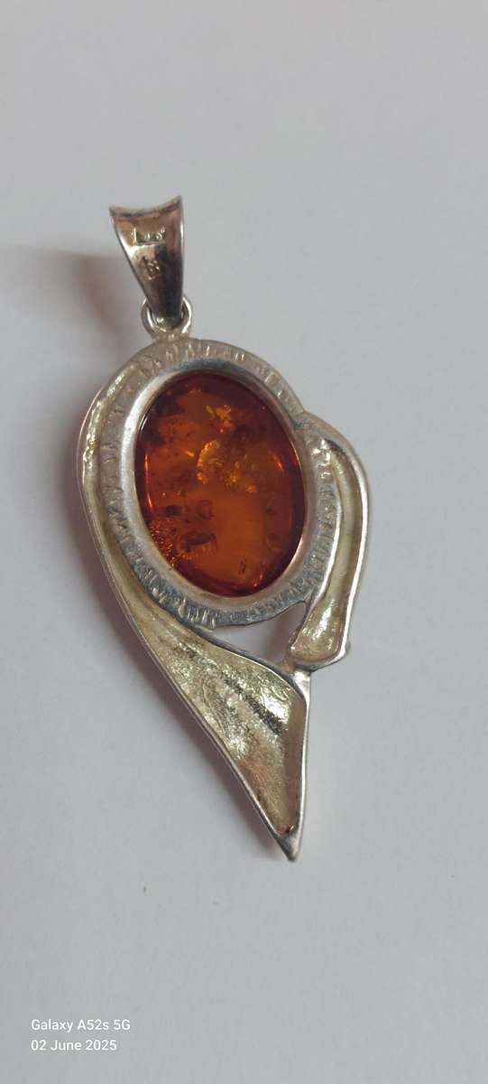 Stunning hallmarked Polish silver Baltic amber pendant 5.8g