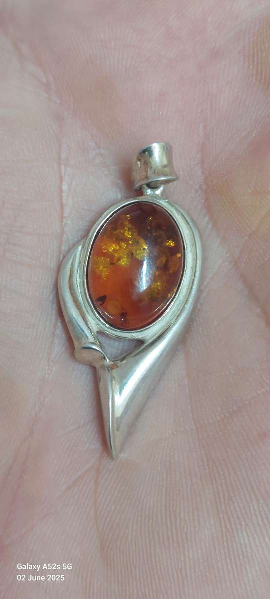 Stunning hallmarked Polish silver Baltic amber pendant 5.8g