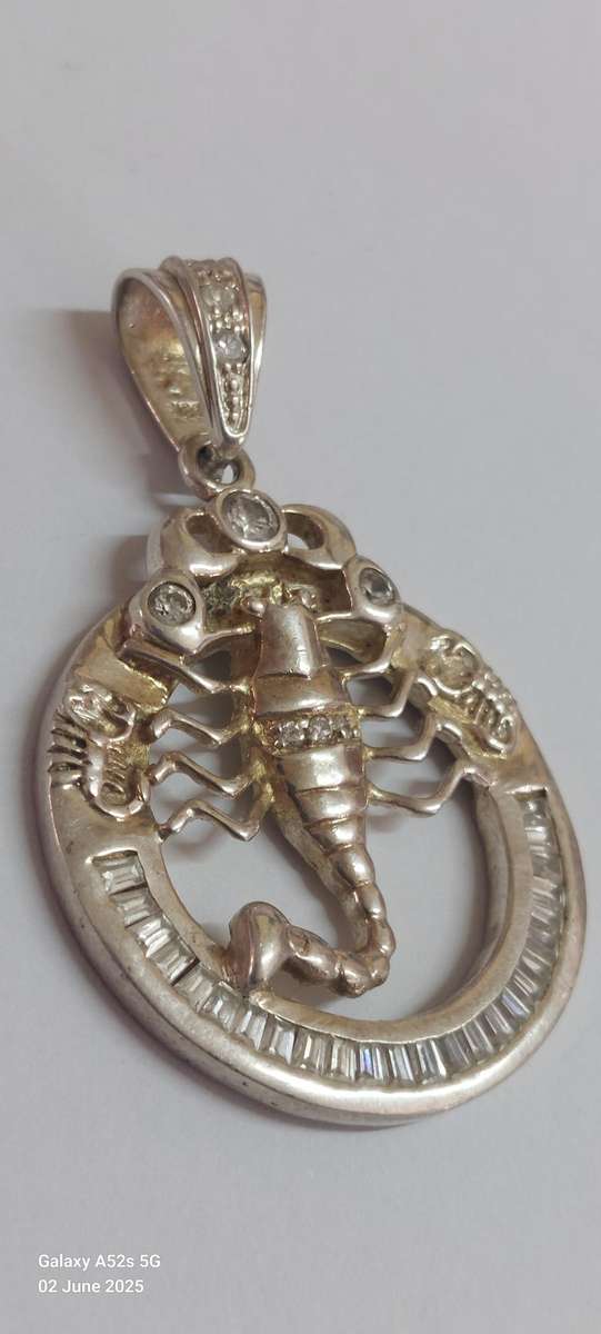 Spectacular large vintage sterling silver cz Scorpian pendant 21.8g Value R2500