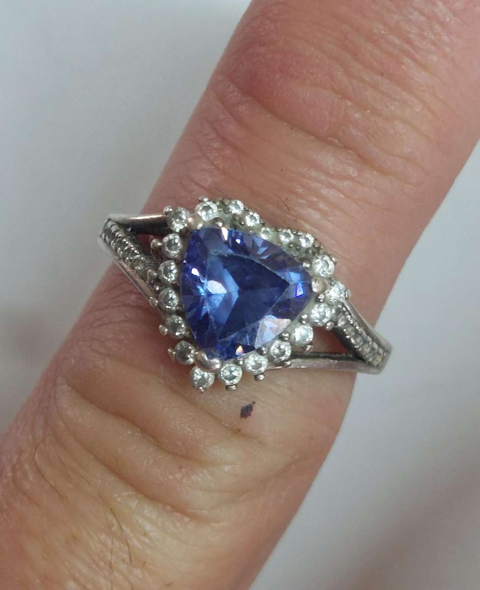 Exquisite sterling silver trillion cut tanzanite & cz ring 3.6mm