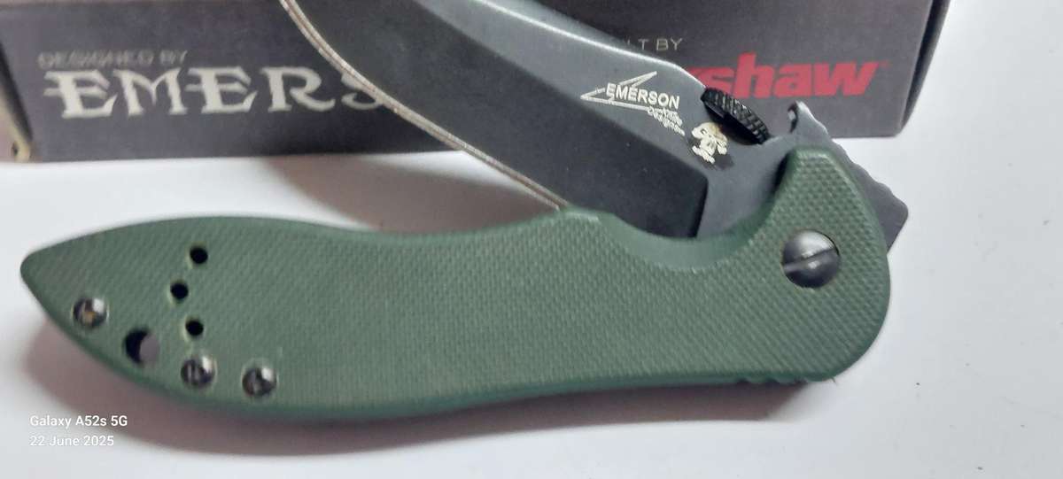 Kershaw Emerson 60740 Blk knife with box and papers unused like new!! Value R1300