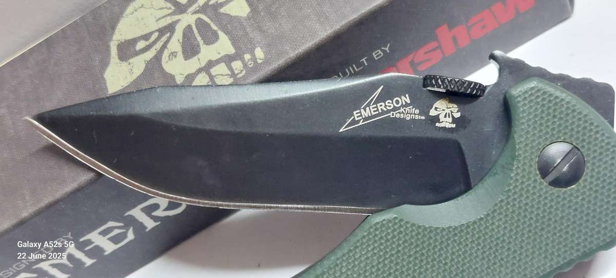 Kershaw Emerson 60740 Blk knife with box and papers unused like new!! Value R1300