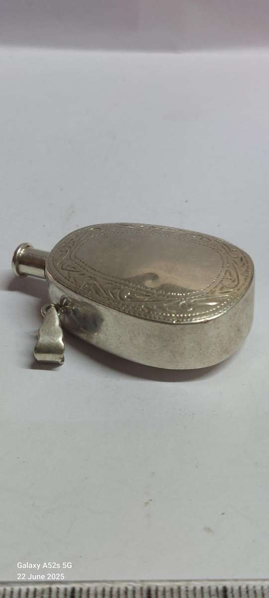 Gorgeous vintage sterling silver perfume bottle pendant 10.1g