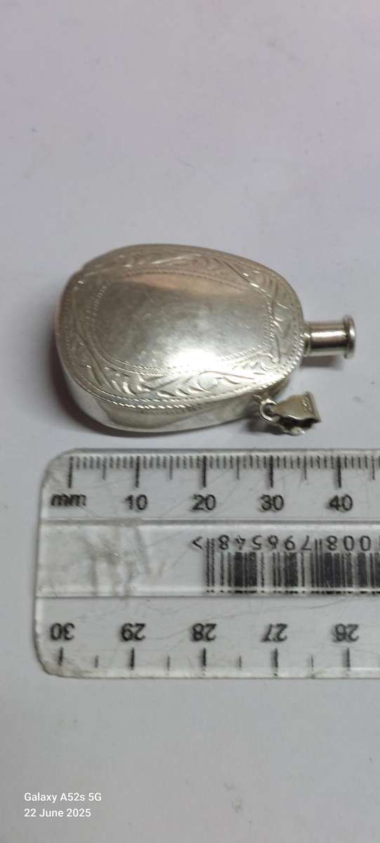 Gorgeous vintage sterling silver perfume bottle pendant 10.1g