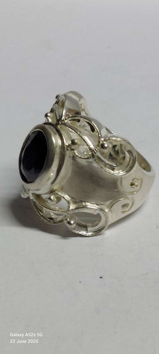 Exquisite large sterling silver faceted onyx ring 14.3g