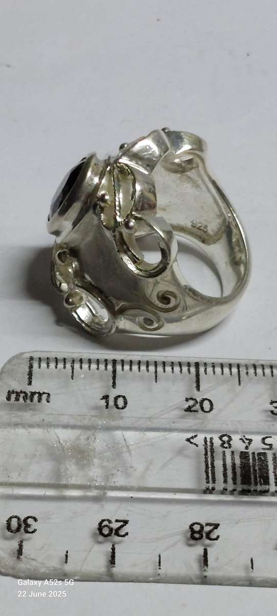 Exquisite large sterling silver faceted onyx ring 14.3g