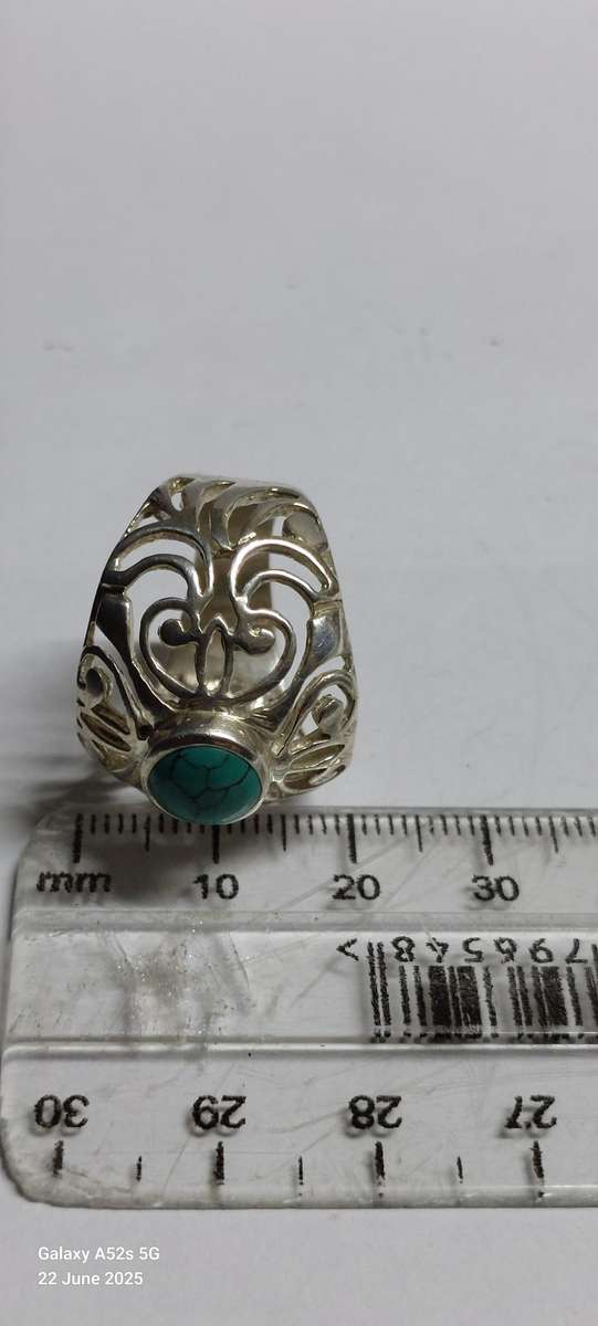 Spectacular vintage sterling silver turquoise ring 8.2g