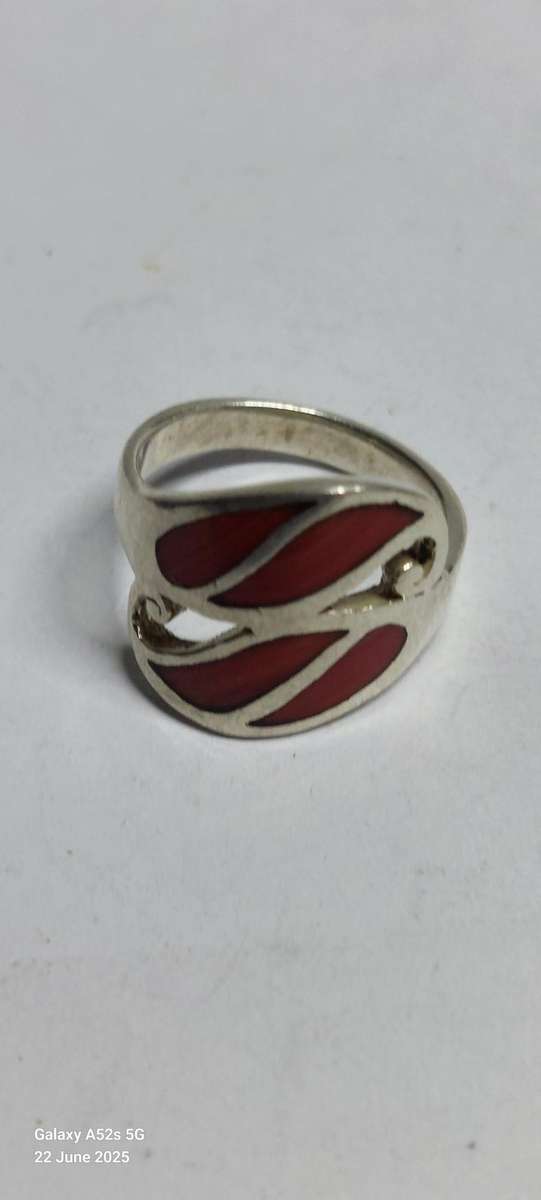 Vintage sterling silver coral ring 6.7g