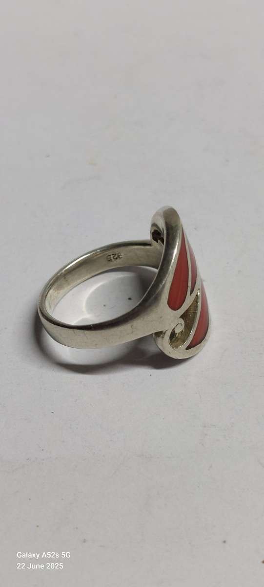 Vintage sterling silver coral ring 6.7g