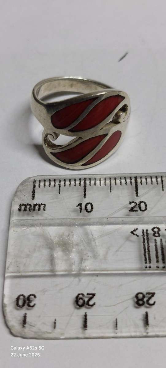 Vintage sterling silver coral ring 6.7g