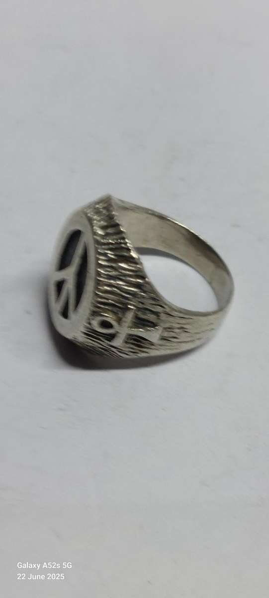 Vintage Egyptian sterling silver peace & Ankh ring 9.2g
