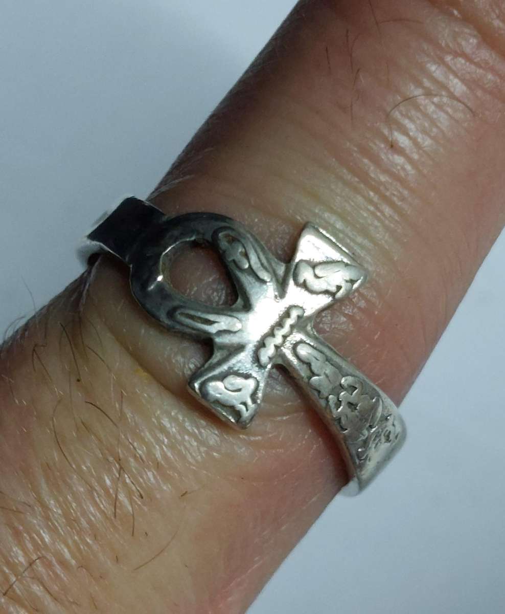 Vintage hallmarked Egyptian sterling silver Ankh ring 3.6g