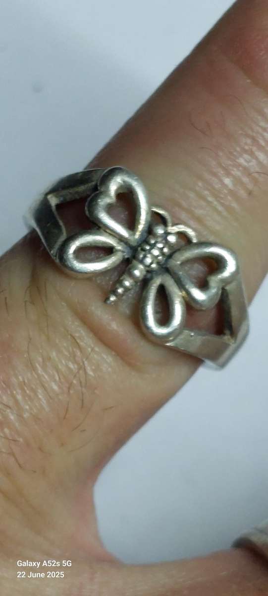Lovely vintage sterling silver butterfly ring 3.4g