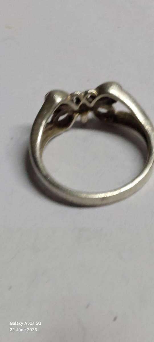 Lovely vintage sterling silver butterfly ring 3.4g