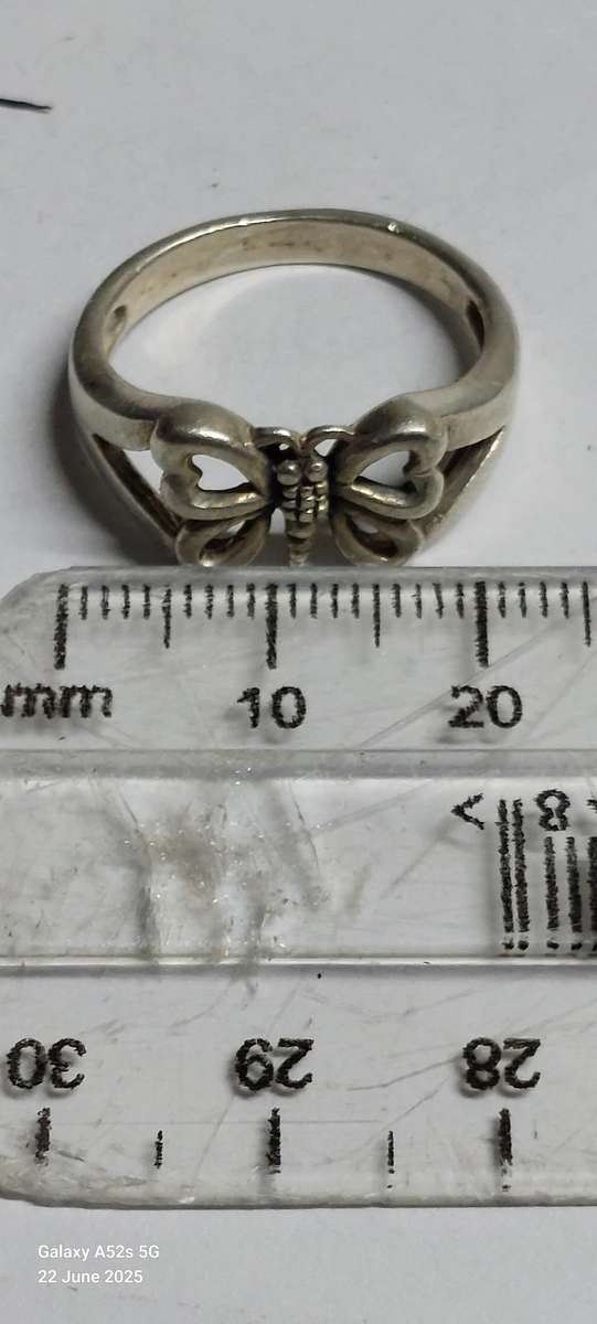Lovely vintage sterling silver butterfly ring 3.4g