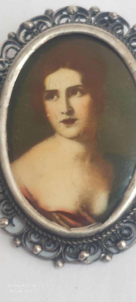 Antique 800 silver brooch, enamel portrait of Pauline Bonaparte 7.9g