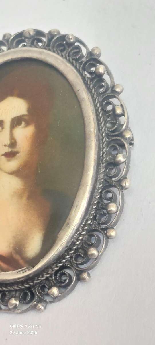 Antique 800 silver brooch, enamel portrait of Pauline Bonaparte 7.9g