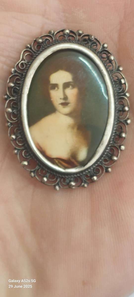 Antique 800 silver brooch, enamel portrait of Pauline Bonaparte 7.9g