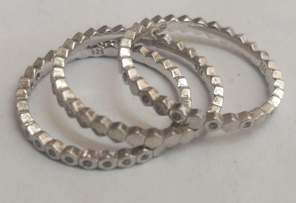 Amazing 3 piece sterling silver diamond ring 3.9g